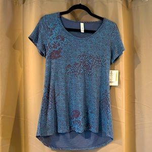 Brand new stretchy top